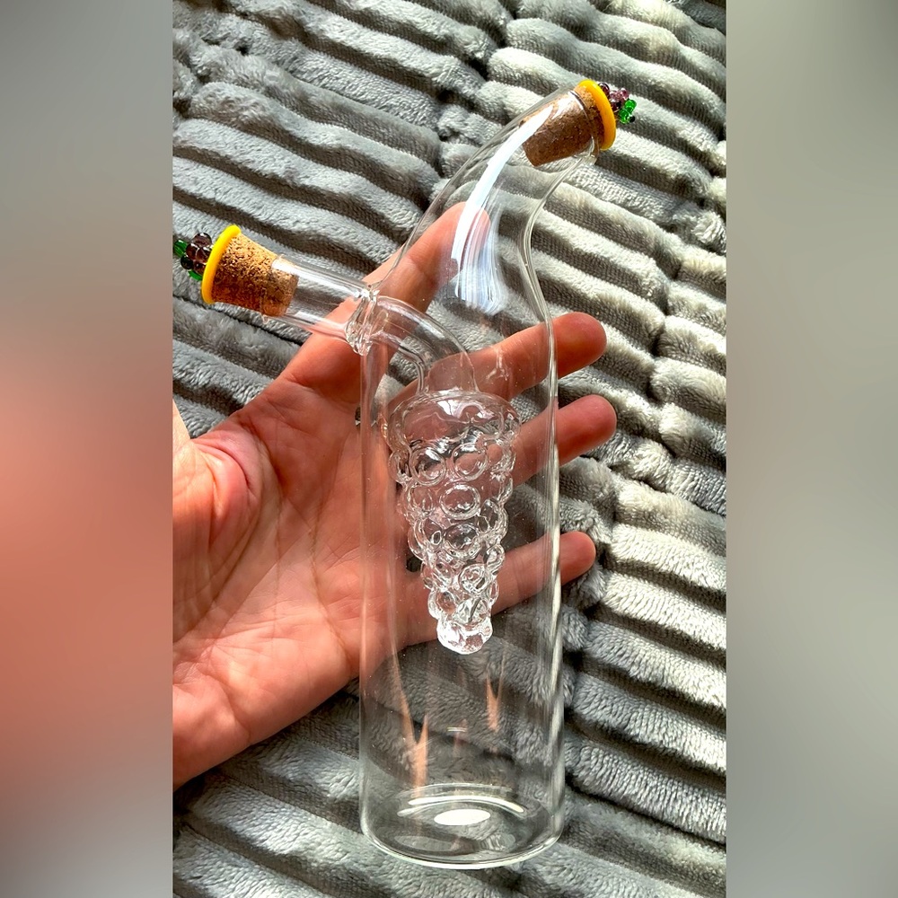 Very CUTE glass cruet for oil/vinegar🍇🍇